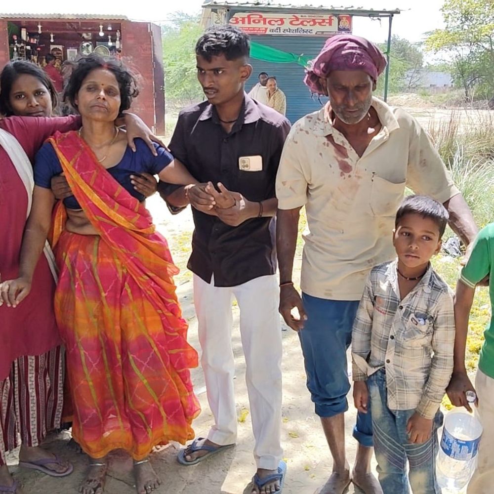 पुलिस के सामने जमीनी विवाद को लेकर हिंसक झड़प:मऊ में एक परिवार के 7 लोग घायल, कार्रवाई न होने का आरोप