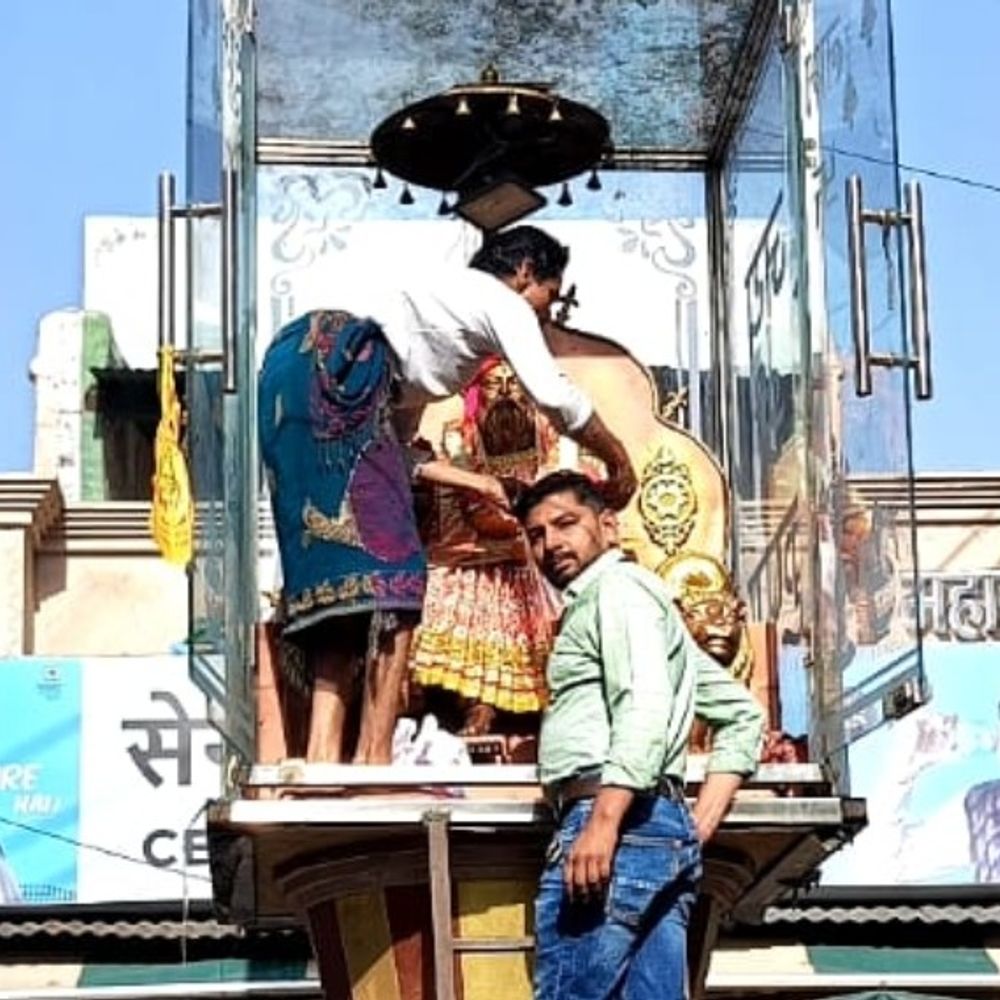 हाथरस में मनाई अक्रूर जी महाराज की जयंती:प्रभात फेरी में शामिल हुए सैकड़ों लोग, पूजा-अर्चन कार्यक्रम हुआ