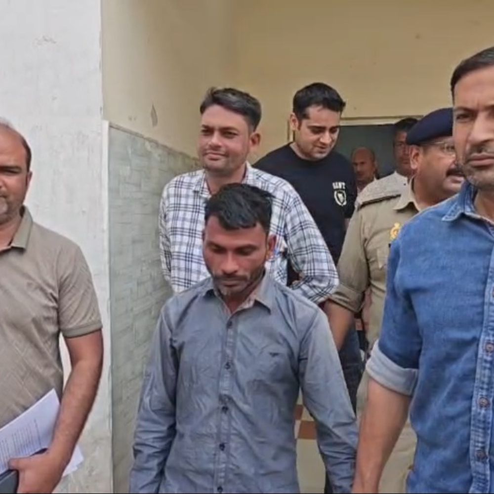 दो दशक से फरार 50 हजार का इनामी गिरफ्तार:मेरठ में स्वाट टीम ने बदमाश बल्लू उर्फ तिलकराम को दबोचा