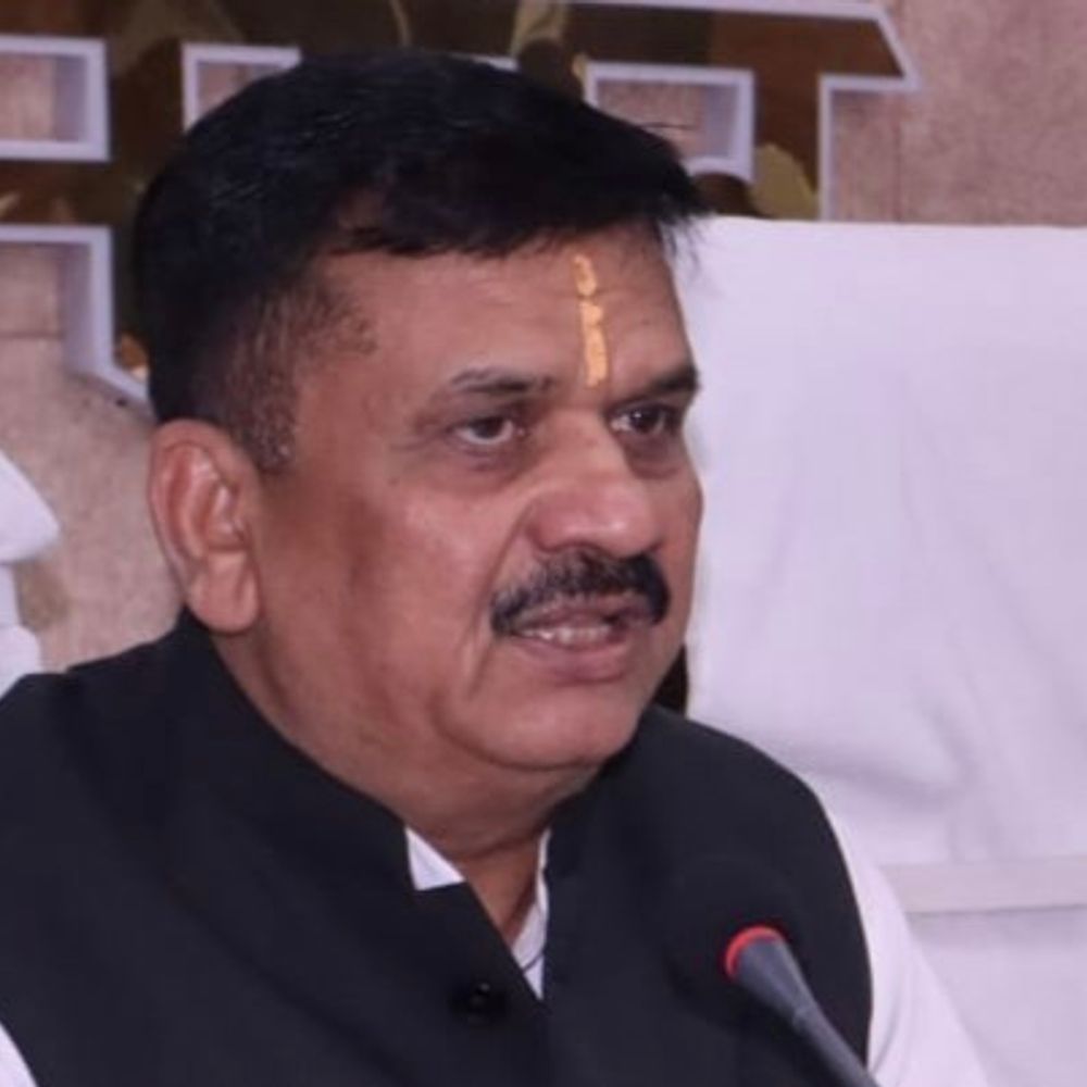 जौनपुर में डीएम ने तहसीलदार सदर का वेतन रोका:सड़क दुर्घटना मामलों में अदालती आदेशों का पालन न करने पर कार्रवाई