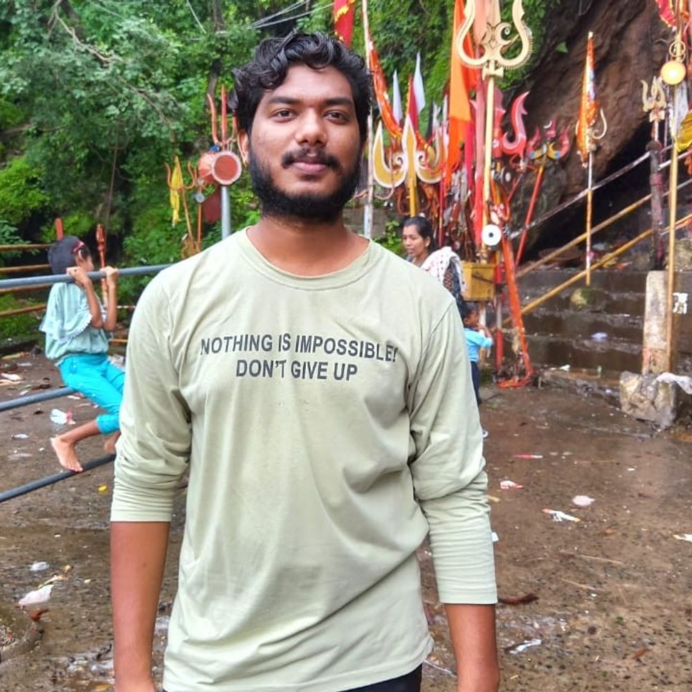 प्रेमी ने लगाई फांसी, प्रेमिका ने खाया जहर:बैतूल में 25 वर्षीय मैनेजर की मौत; एक दिन पहले डैम में कूदने गई थी युवती