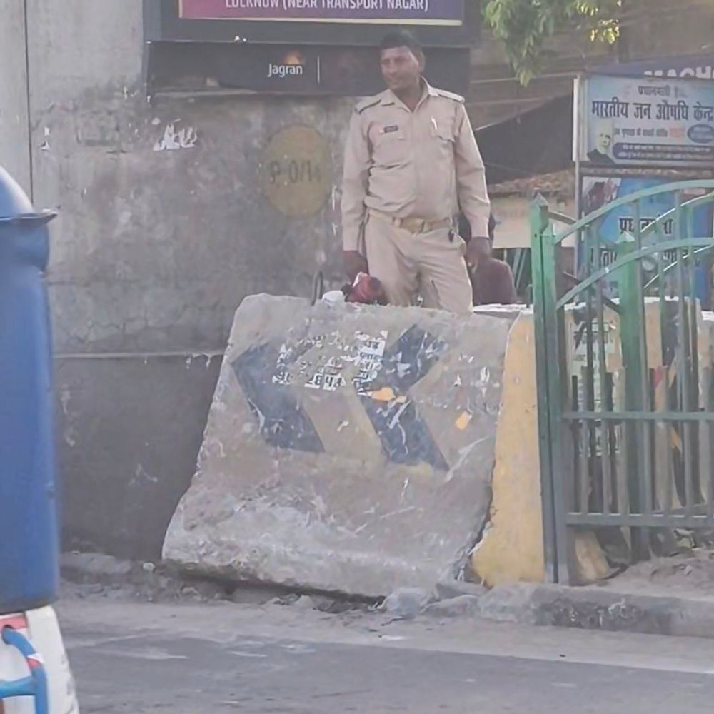 कट बंद करने के विरोध में प्रदर्शन, 25 पर FIR:लखनऊ में कानपुर रोड पर पुलिस ने बंद किया था कट, व्यापारियों ने किया था प्रदर्शन