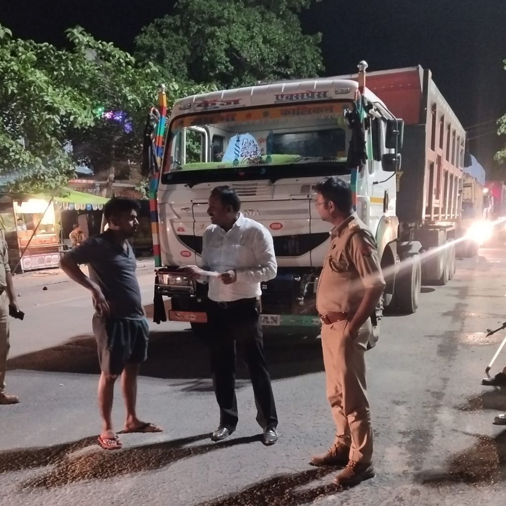 फतेहपुर में ओवरलोड वाहनों पर कार्रवाई, 17 चालान:जिला टास्क फोर्स ने 17.40 लाख रुपये का जुर्माना लगाया