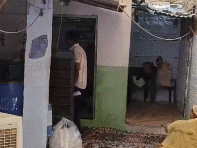 निकाह से दो दिन पहले दुल्हनों सहित परिवार पर FIR:पिता बोले– 20 हजार उधार लिए, 60 हजार चुकाए, फिर भी शादी रोकने की धमकी दे रहे