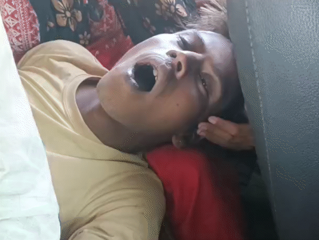 पत्नी बोली 'मर जाओ' तो थाने में ही खाया जहर:छतरपुर में महिला की गोद में तोड़ा था दम; बयान का वीडियो आया सामने