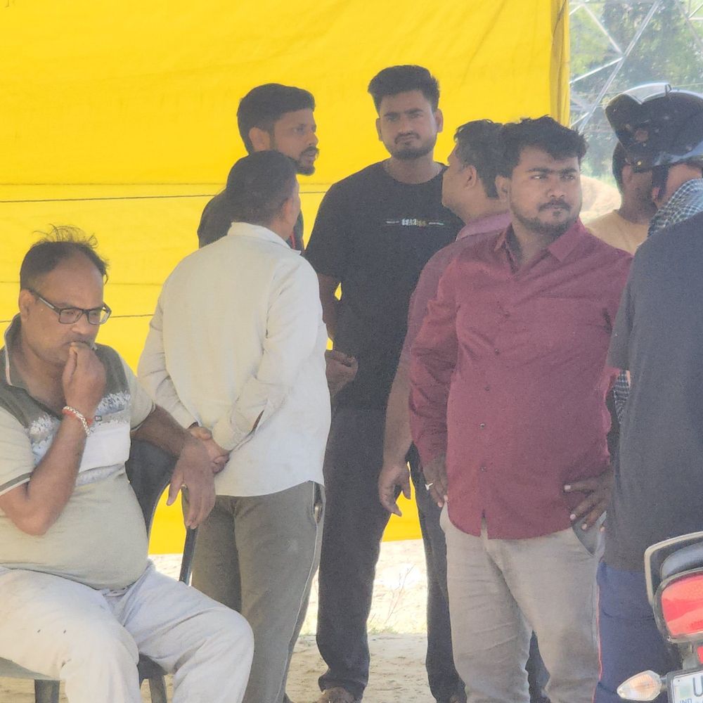 अयोध्या में एक्सीडेंट में युवक की मौत:सड़क किनारे खड़ा था, बुलेट ने टक्कर मारी,इलाज के दौरान तोड़ा दम