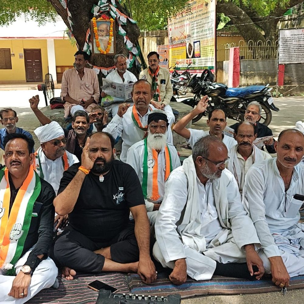 अधिवक्ता हत्याकांड पर संत समाज में नाराजगी:मिर्जापुर में कानून-व्यवस्था पर उठाए सवाल, कांग्रेस का अनशन जारी