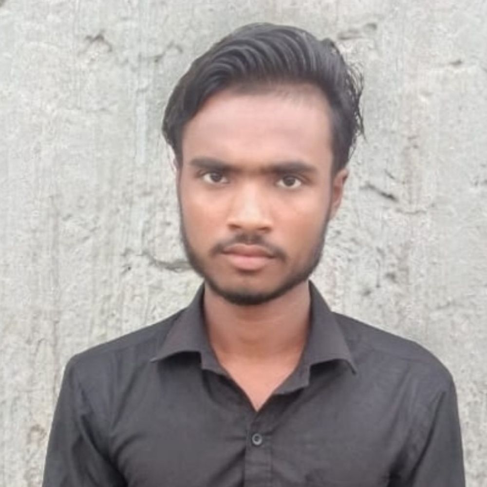 पीलीभीत में बहन की शादी से पहले भाई की मौत:कार्ड बांटते समय ट्रैक्टर-ट्रॉली की चपेट में आई बाइक, मां और छोटे भाई की हालत गंभीर