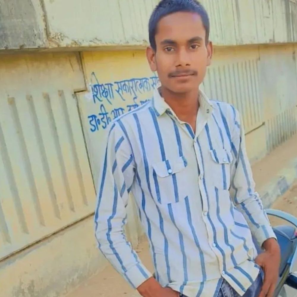 शाहजहांपुर में अज्ञात वाहन की टक्कर से मजदूर की मौत:हुलासनगरा ओवरब्रिज पर हुआ हादसा, काम के लिए घर से निकले थे