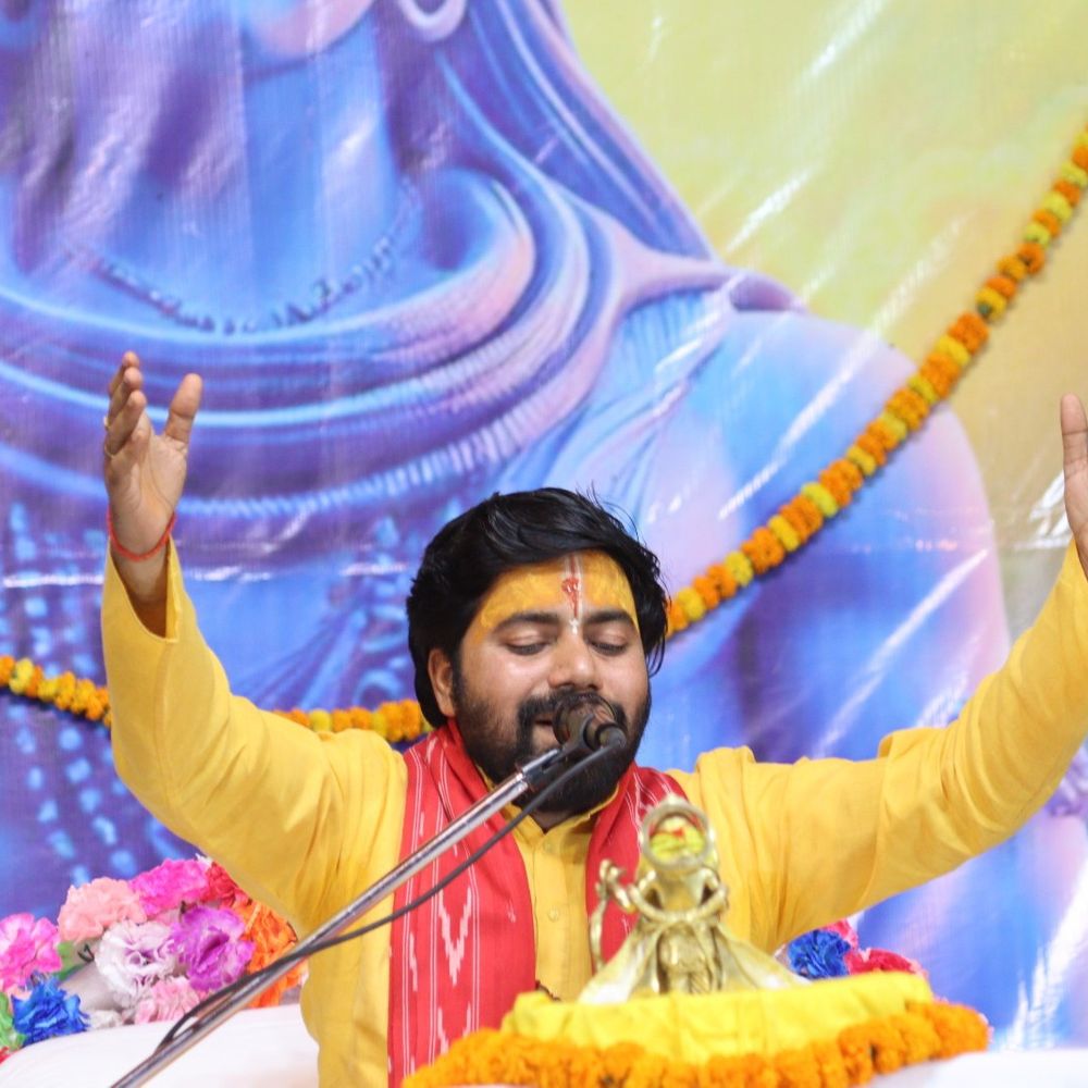 चंदौली में शिव महापुराण कथा का आयोजन:शिवम शुक्ला महाराज ने सुनाए पतिव्रता धर्म और गणेश जन्म के प्रसंग