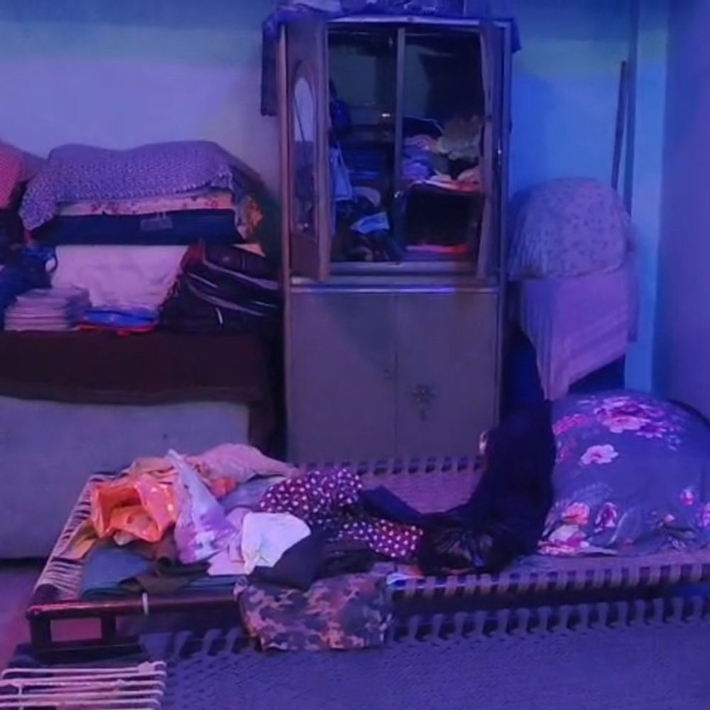 कौशांबी में घर से 3 लाख की चोरी:दावत में गए थे सभी लोग, लौटे तो कैश और जेवर गायब थे; चौकी से 100 मीटर दूर वारदात