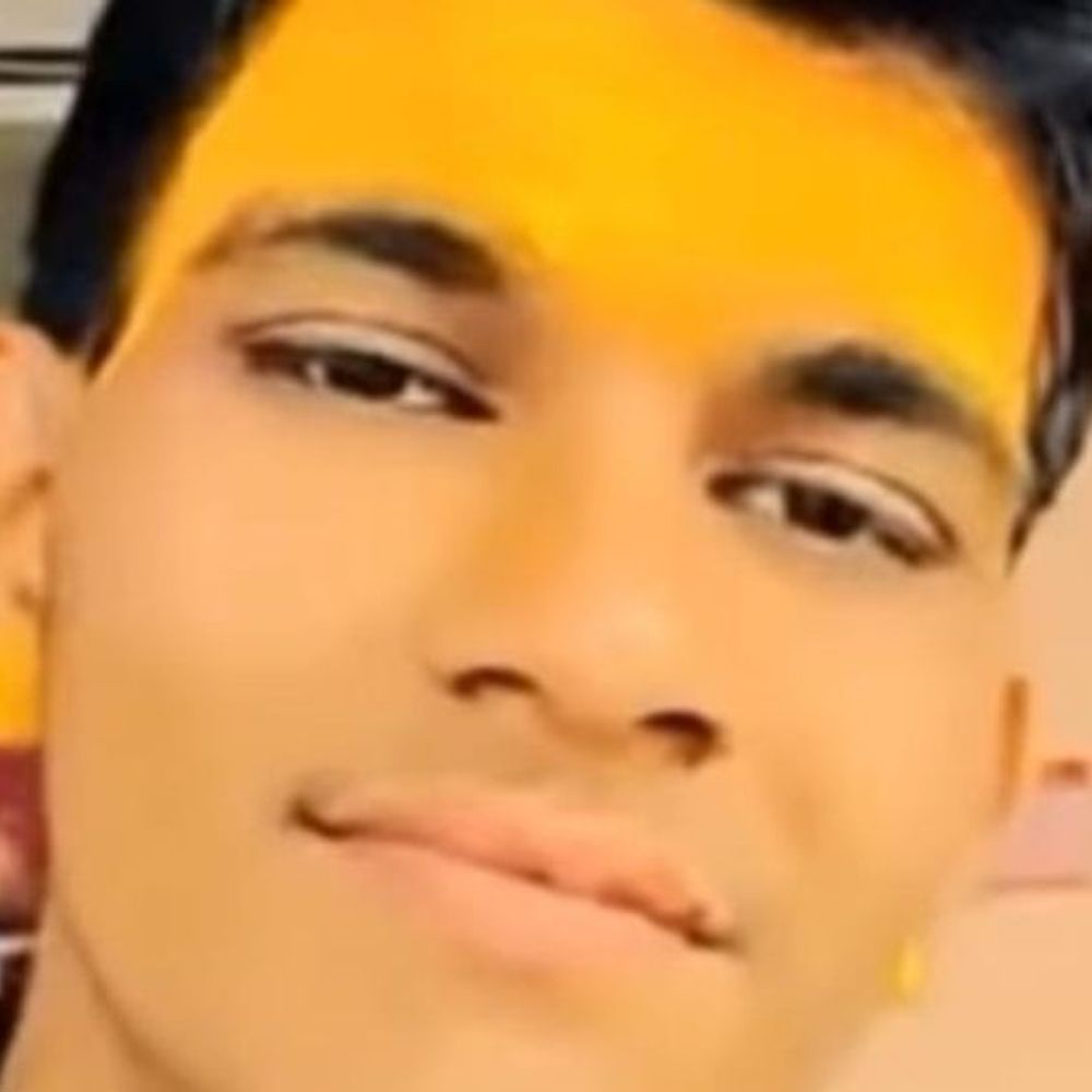 बदायूं में दो बाइकों की आमने-सामने टक्कर:एक युवक की मौत, दो चचेरे भाई घायल