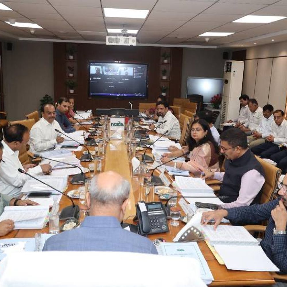 नोएडा में व्यावसायिक नोटिस वापसी के नियम हुए आसान:एक ही समिति की रिपोर्ट पर वापस होगा नोटिस, पहले दो समिति करती थी निरीक्षण