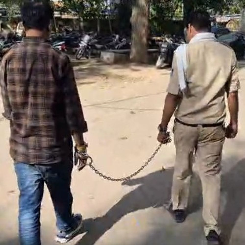 भिंड में महिला पर गोली चलाने वाला आरोपी गिरफ्तार:पैसों के विवाद में भीमनगर में दिनदहाड़े वारदात, महिला ग्वालियर रेफर