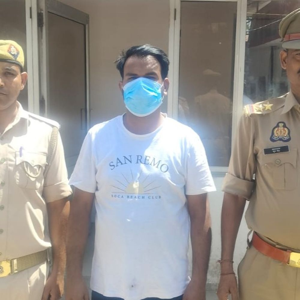 एएमयू में फायरिंग के आरोपी छात्र की एंट्री बैन:हॉस्टल में मिले थे नकली नोट, कारतूस और जाली मार्कशीट, भगाने वाला दोस्त ऑडी समेत गिरफ्तार