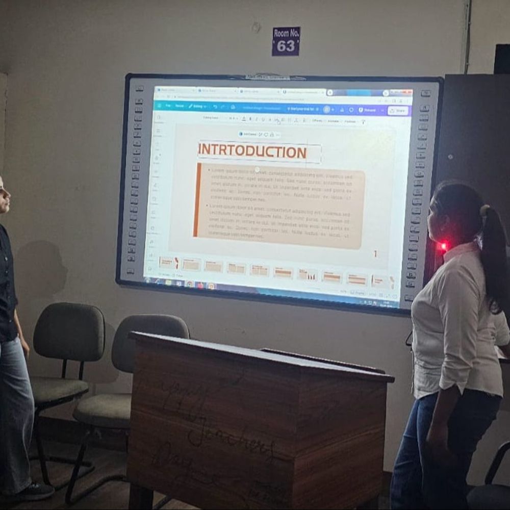 मेरठ में छात्राओं को दी स्मार्ट प्रेजेंटेशन की ट्रेनिंग:RG पीजी कॉलेज में सात दिवसीय आईसीटी कोर्स से खुलेंगे रोजगार के नए साधन