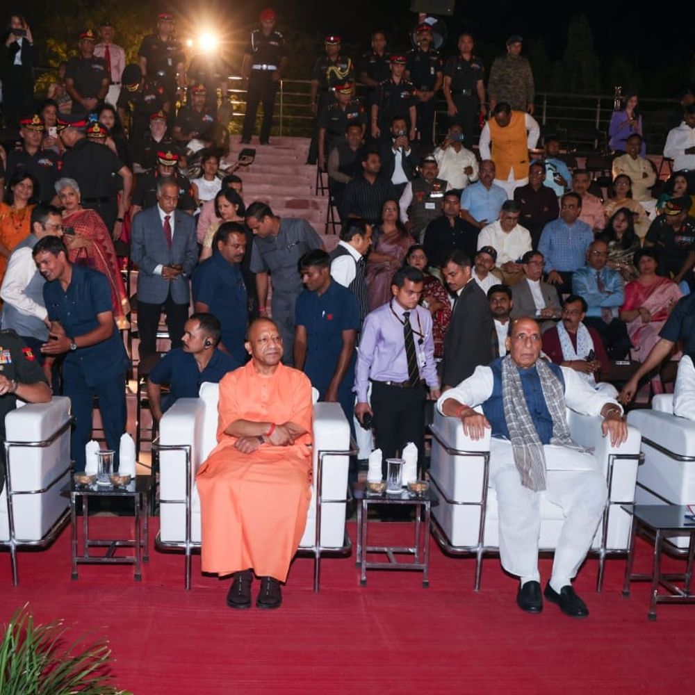 लखनऊ में राजनाथ का दूसरा दिन आज:वरिष्ठ जन संवाद से लेकर ‘स्मृति नाद’ लोकार्पण तक व्यस्त कार्यक्रम, कल खेल महाकुंभ का उद्घाटन