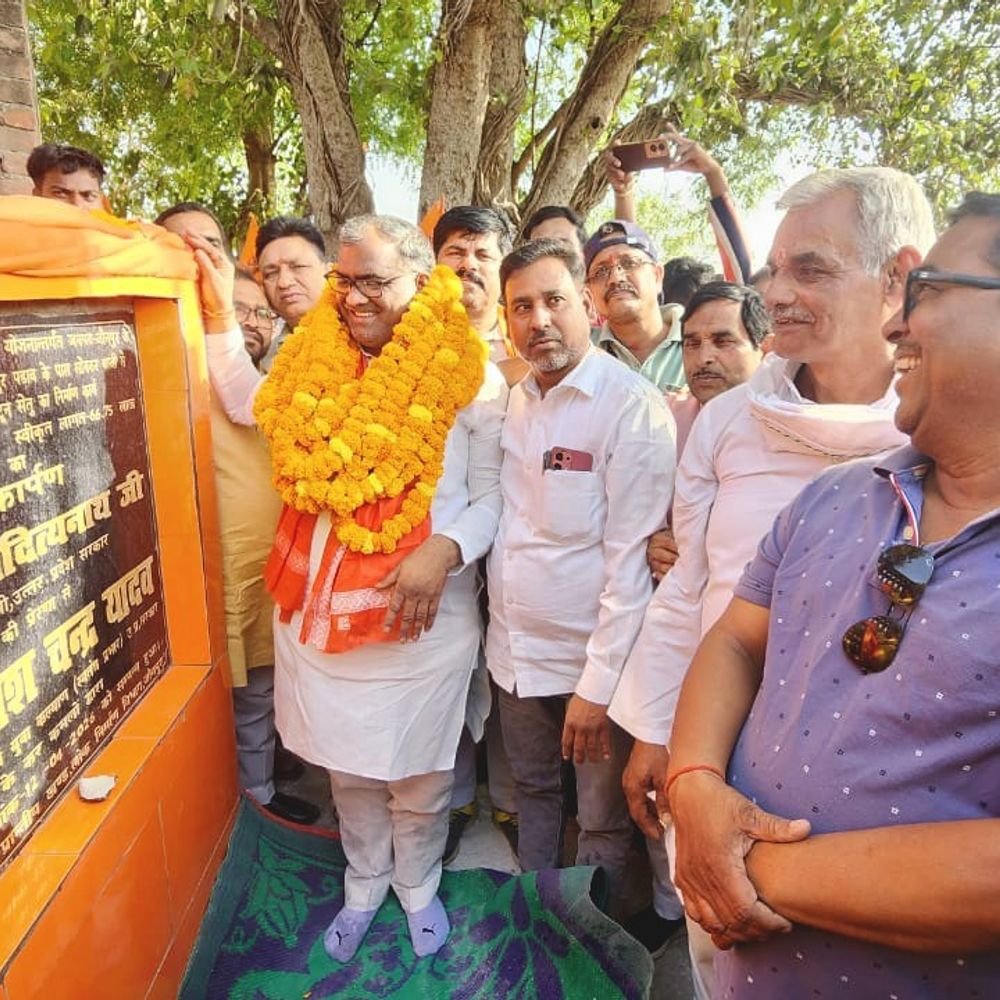 जौनपुर में गोमती नदी पर पीपा पुल का लोकार्पण:बदलापुर पड़ाव से तूतिपुर तक बना, शहरी क्षेत्र को जाम से मिलेगी राहत