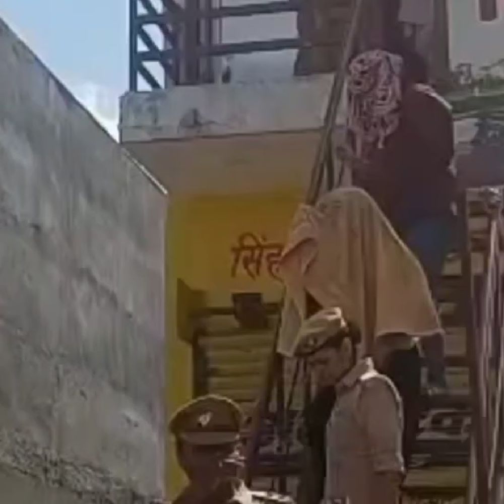 देवरिया में स्पा सेंटर पर पुलिस का छापा:अनैतिक गतिविधियों के आरोप में संचालक सहित 5 पर केस