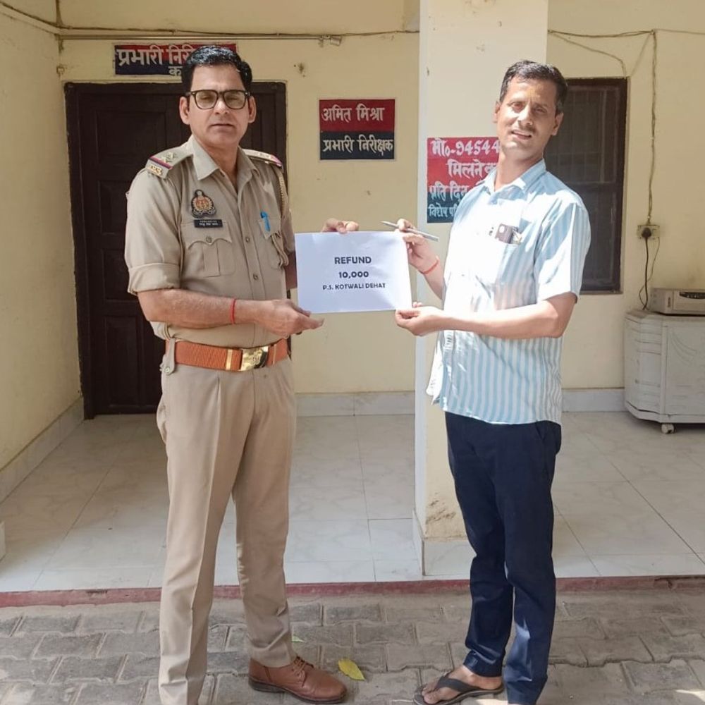 पुलिस ने UPI से गलत ट्रांसफर हुए पैसे वापस कराए:मिर्जापुर मे दो मामलों में 2.75 लाख से ज्यादा की राशि पीड़ितों को मिली