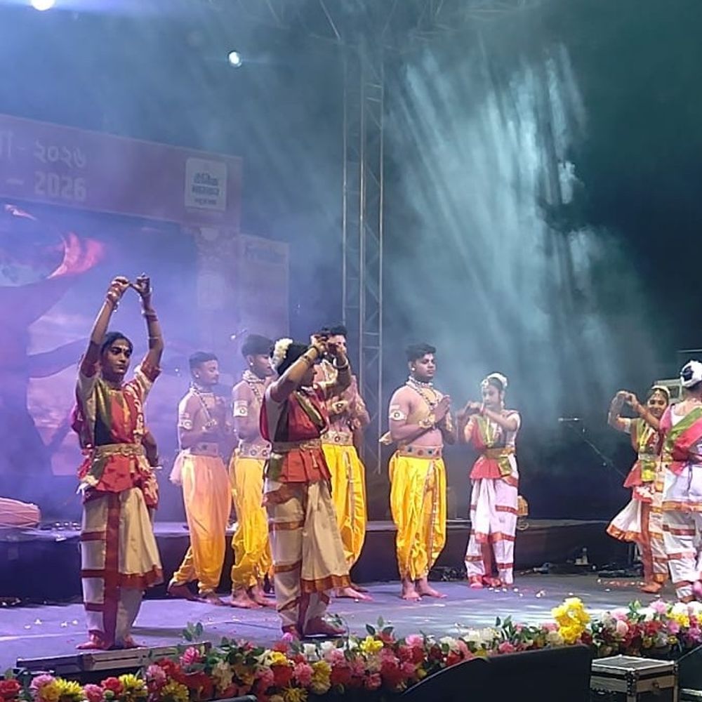 बांग्ला मेला कानपुर:बिठूर के मूकबधिर बच्चों ने हनुमान चालीसा पर डांस किया, अनिर्वाण भट्टाचार्य के गीतों पर झूमे लोग