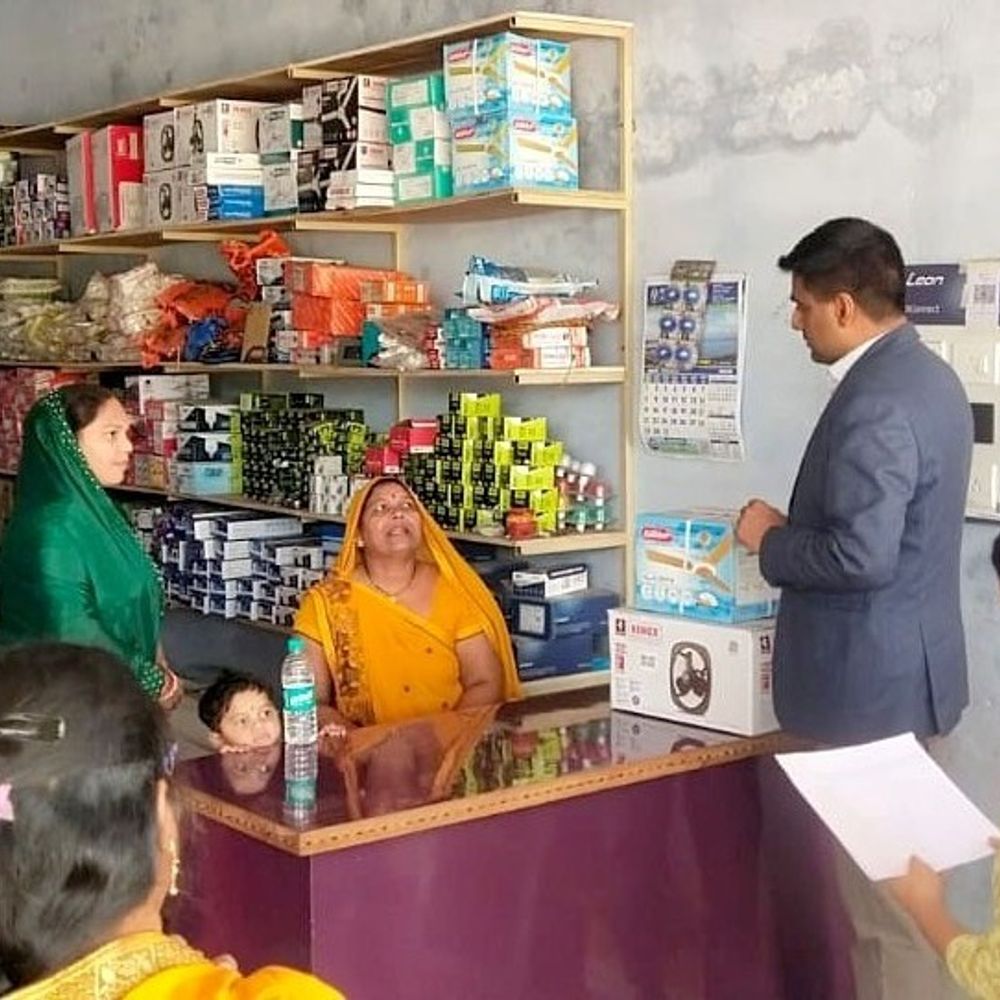 राजनांदगांव में 'लखपति ग्राम' और शिक्षा पर जोर:कोचिंग और समर कैंप की तैयारियां शुरू, कलेक्टर ने लखपति दीदियों का सम्मान किया