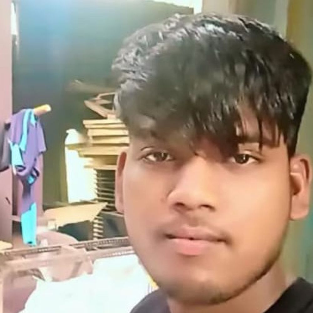 शादी से 8 दिन पहले युवक ने लगाई फांसी:कौशांबी में होने वाली पत्नी से फोन फोन पर हुआ था झगड़ा, कमरे में फंदे से लटका मिला शव