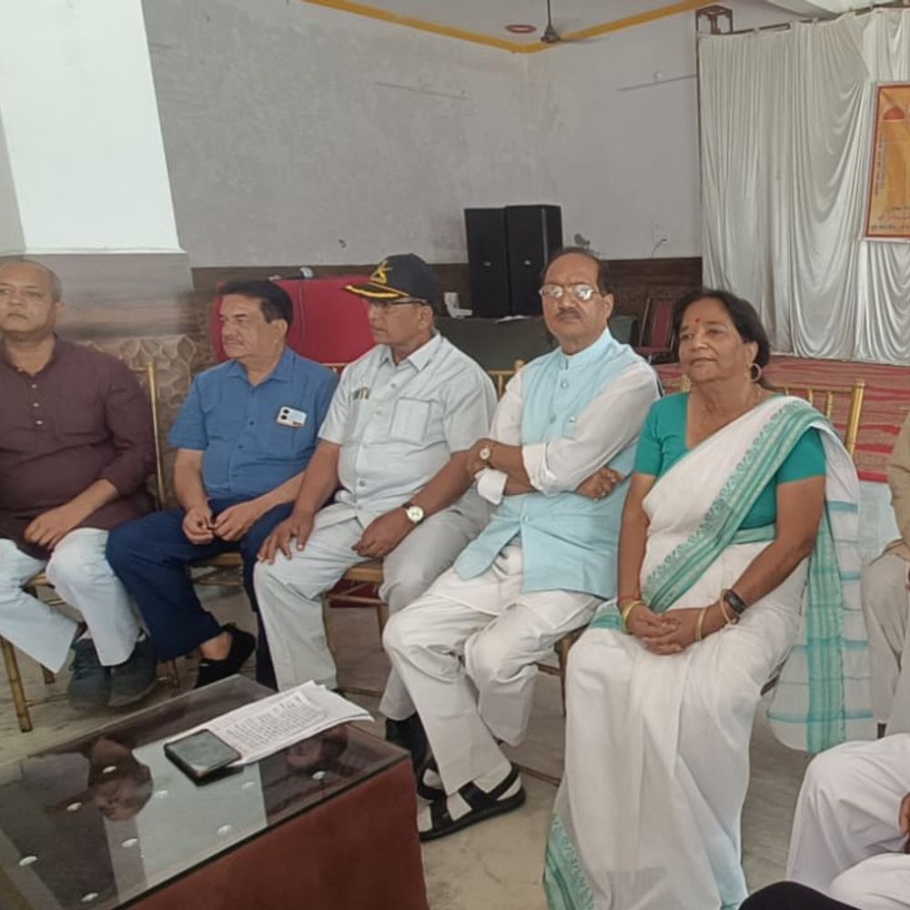 कासगंज में क्षत्रिय विकास फाउंडेशन की बैठक:समाज की मदद और गरीब बेटियों के विवाह का लिया संकल्प