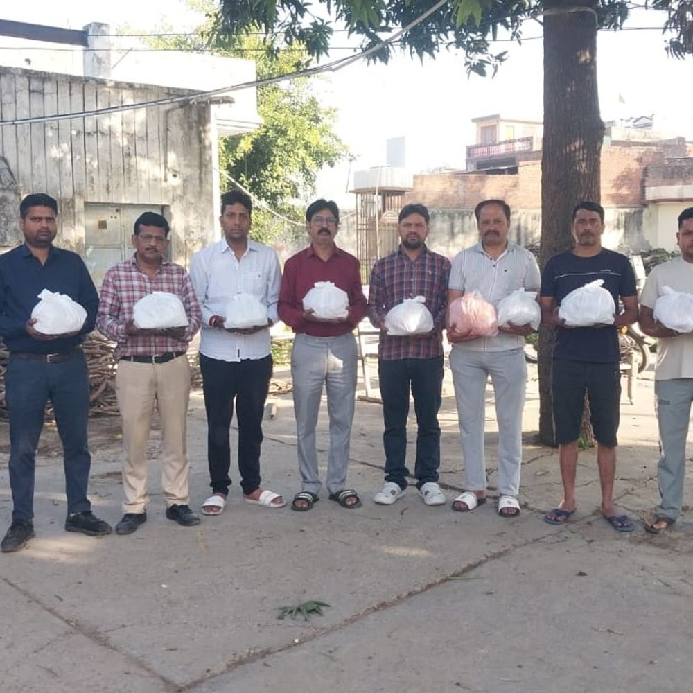 11 अज्ञात शवों की अस्थियां हरिद्वार विसर्जित:शामली में सामाजिक संस्थाओं ने हिंदू रीति-रिवाज से किया गंगा में विसर्जन