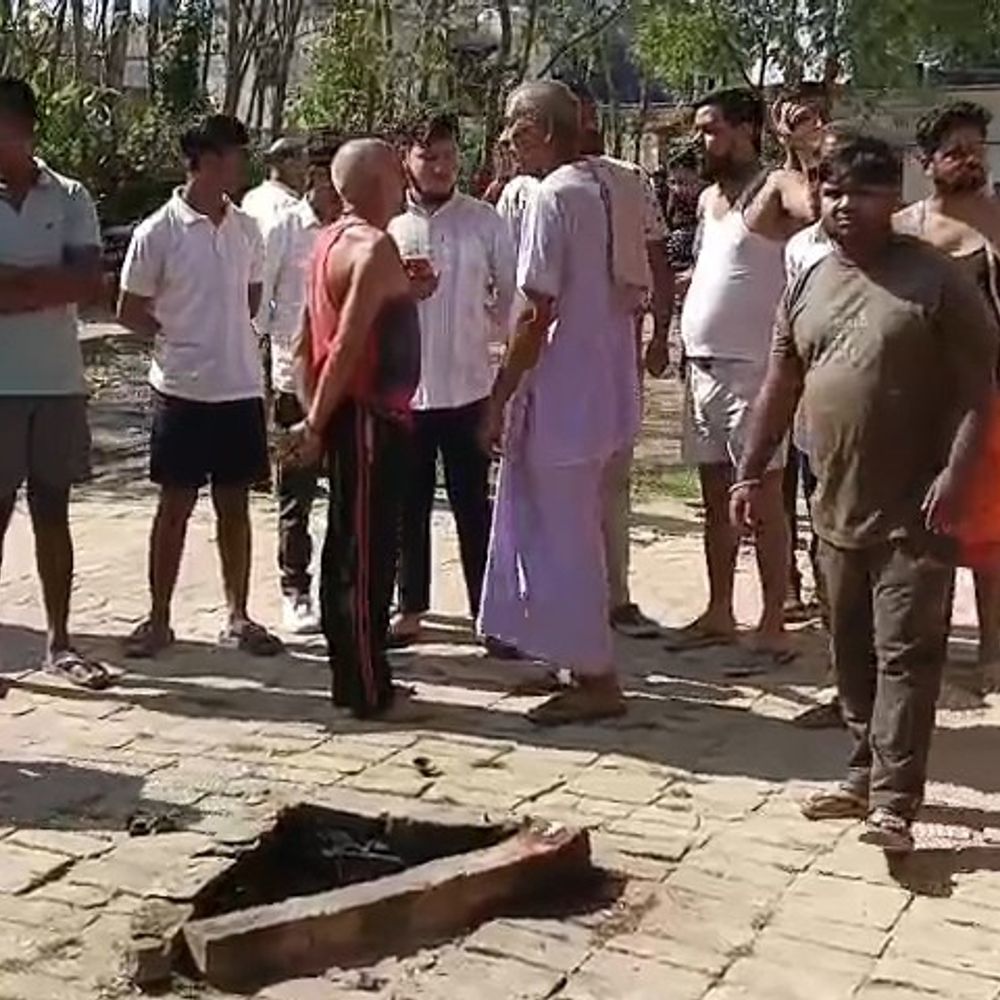 48 घंटे से अघोषित अंधेरे में 8 गांवों की आबादी:गोंडा में 3 दिन से टूटकर गिरा हुआ है हाईटेंशन लाइन तार, चीफ ने एसपी से मांगी सुरक्षा