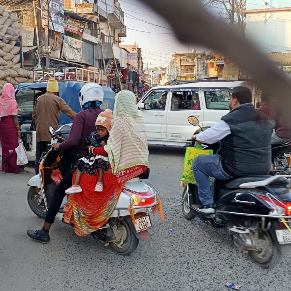 बाइपास निर्माण से पेंड्रानगर में बढ़ी यातायात समस्या:स्थानीय लोग बोले- 15 से 20 मिनट तक लंबा जाम लगता है, आपात सेवाएं भी प्रभावित