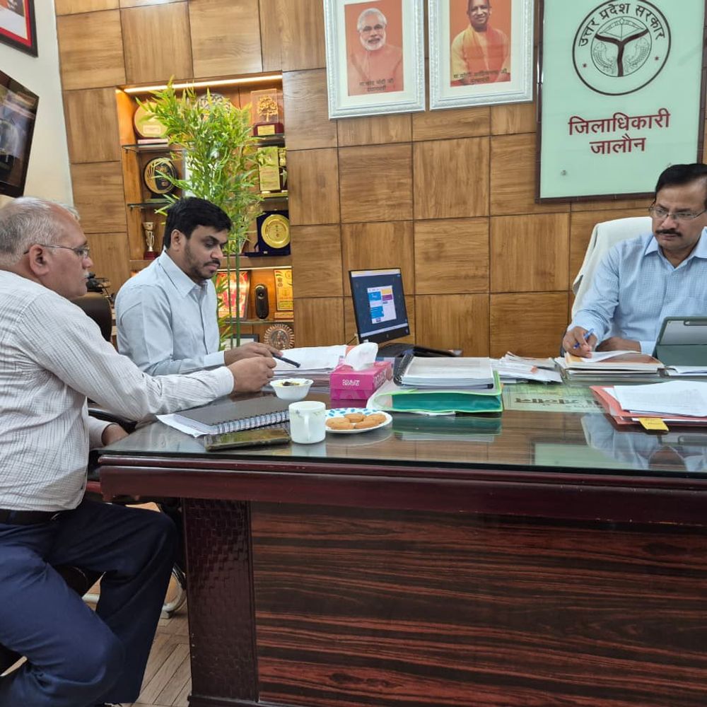 जालौन में गेहूं खरीद को लेकर डीएम सख्त:कहा- 1.83 लाख बोरी उपलब्ध, कोई बाधा नहीं होगी