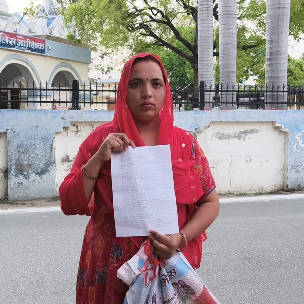 नौकरी का झांसा देकर महिला से 3.5 लाख ठगे:मैनपुरी में ANM बताकर भरोसा जीता, सालभर बाद न नौकरी न पैसा; धमकी का आरोप