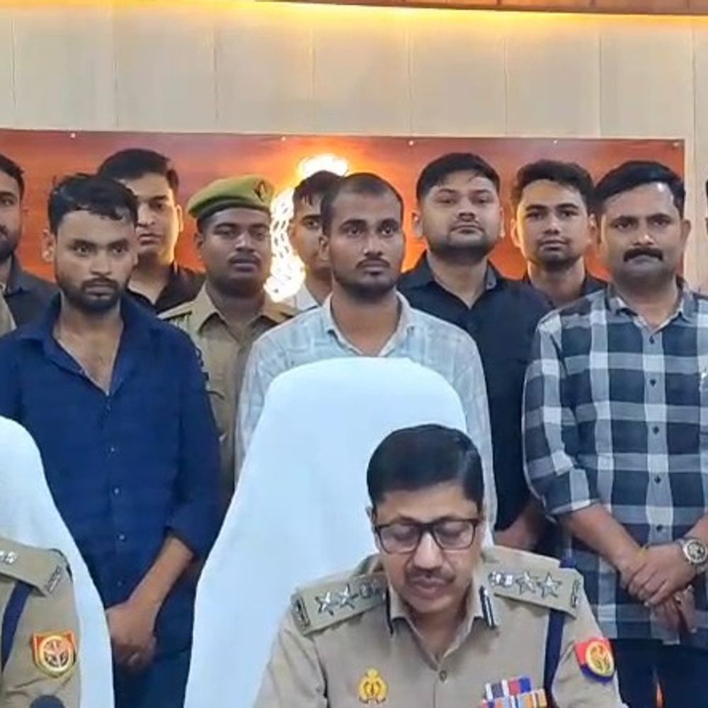 उन्नाव में 50 किलो गांजा बरामद, दो तस्कर गिरफ्तार:अंतरराष्ट्रीय बाजार में कीमत 10 लाख, मध्य प्रदेश से दिल्ली ले जा रहे थे