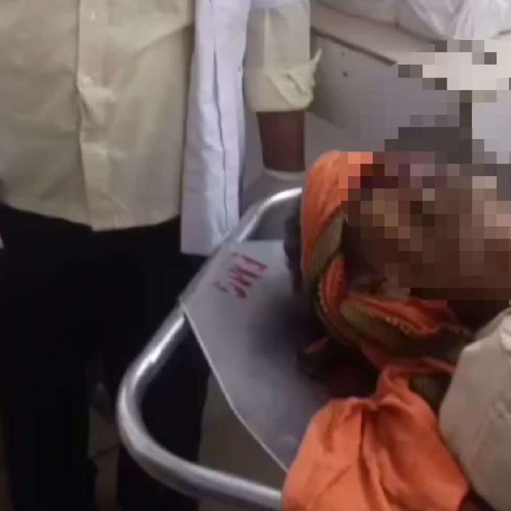 तेज रफ्तार वाहन की टक्कर से बुजुर्ग की मौत:देवरिया के खुखुंदू चौराहे के पास हादसा, शिनाख्त कराने में जुटी पुलिस