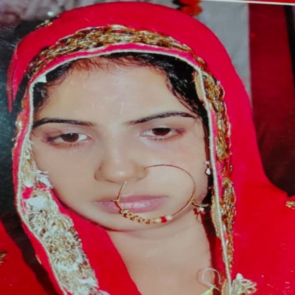 महिला की संदिग्ध हालात में मौत, पति गिरफ्तार:मायके वालों ने बाइक की मांग पूरी न होने पर हत्या का आरोप लगाया