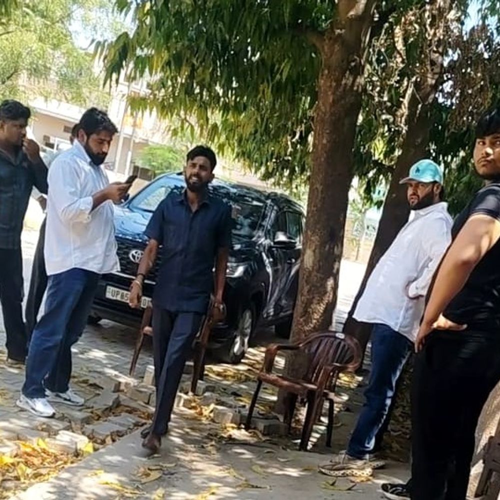 महिला से अभद्रता, दबंगों ने दी धमकी:मथुरा में विरोध करने पर जान से मारने की धमकी देने का आरोप