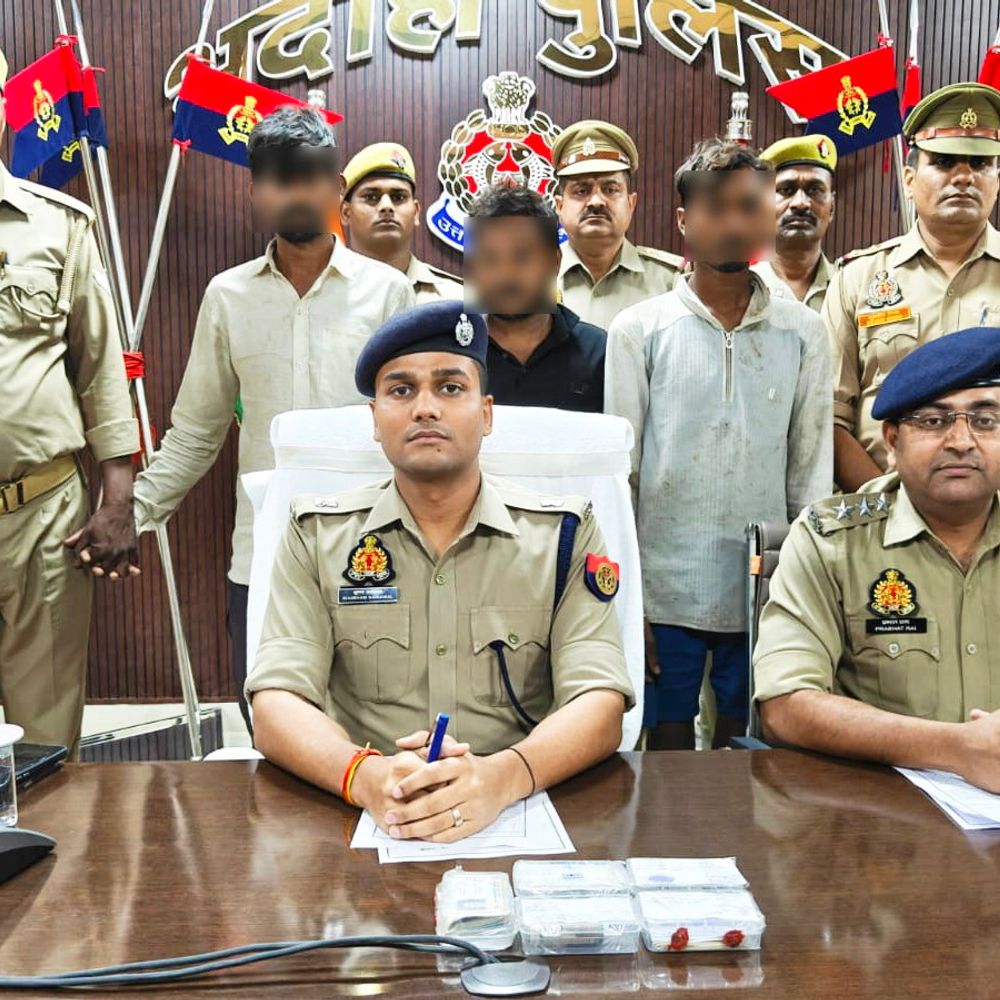 अंतर्राज्यीय पशु चोर गिरोह के 6 सदस्य गिरफ्तार:भदोही पुलिस ने 32 भेड़, 15 बकरी और 25000 किए बरामद