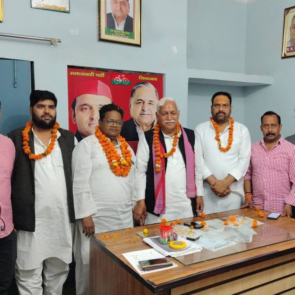 फर्रुखाबाद में सपा ने संगठन में किया फेरबदल:निष्क्रिय पदाधिकारियों की छुट्टी, नौशाद अहमद बने जिला सचिव