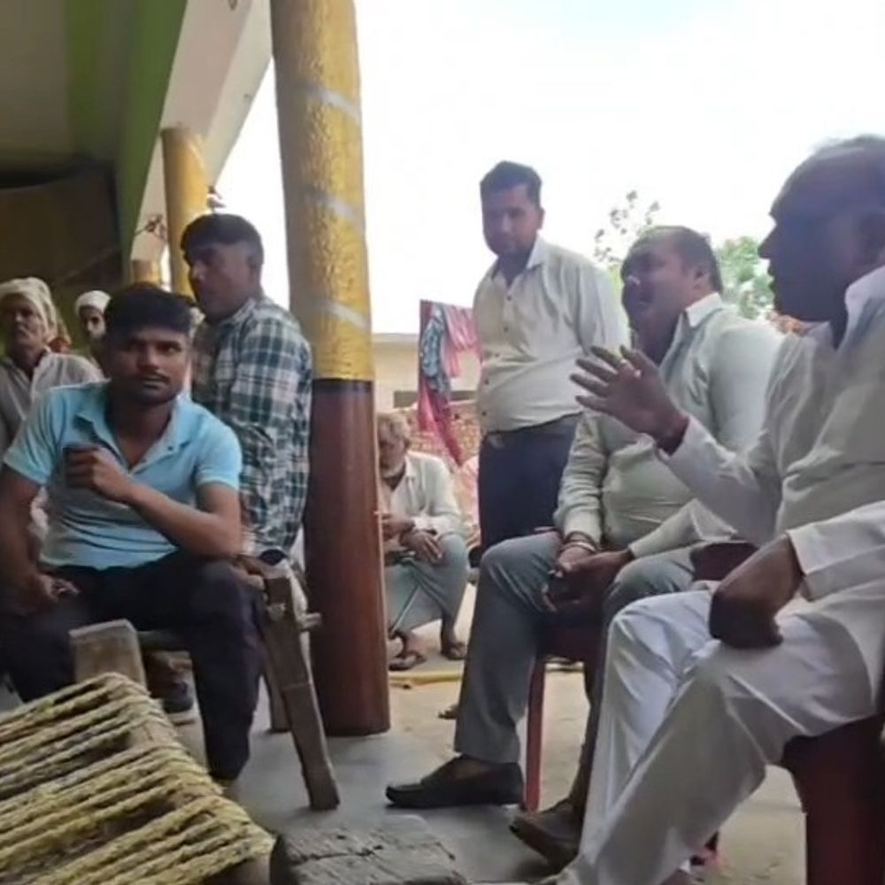 अमरोहा में युवती लापता, परिजन ने अपहरण का आरोप लगाया:समुदाय विशेष के युवक पर धर्म परिवर्तन और तंत्र विद्या का आरोप