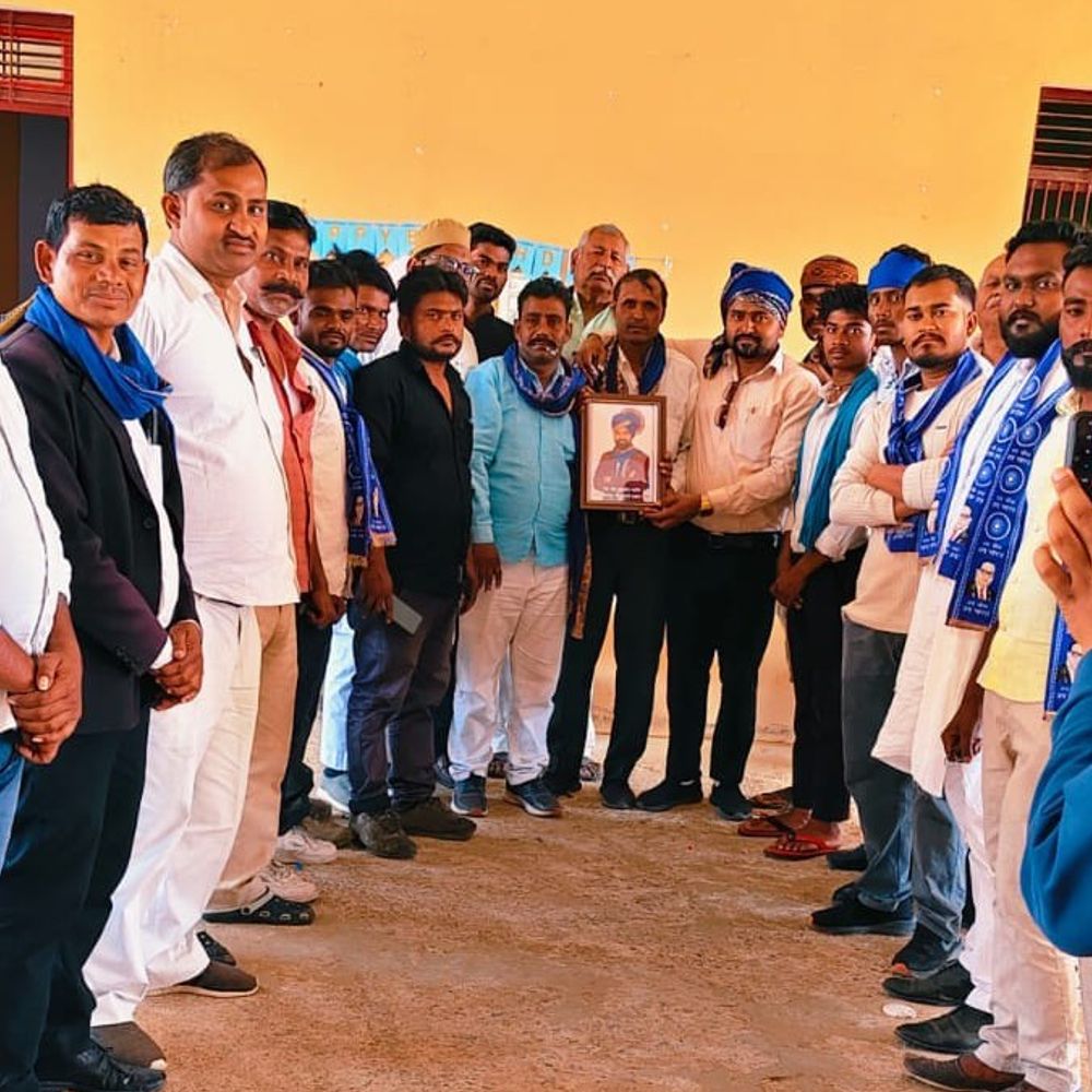 भीम आर्मी प्रदेश अध्यक्ष कुलदीप भार्गव का जन्मदिन:चित्रकूट में कार्यकर्ताओं ने धूमधाम से मनाया