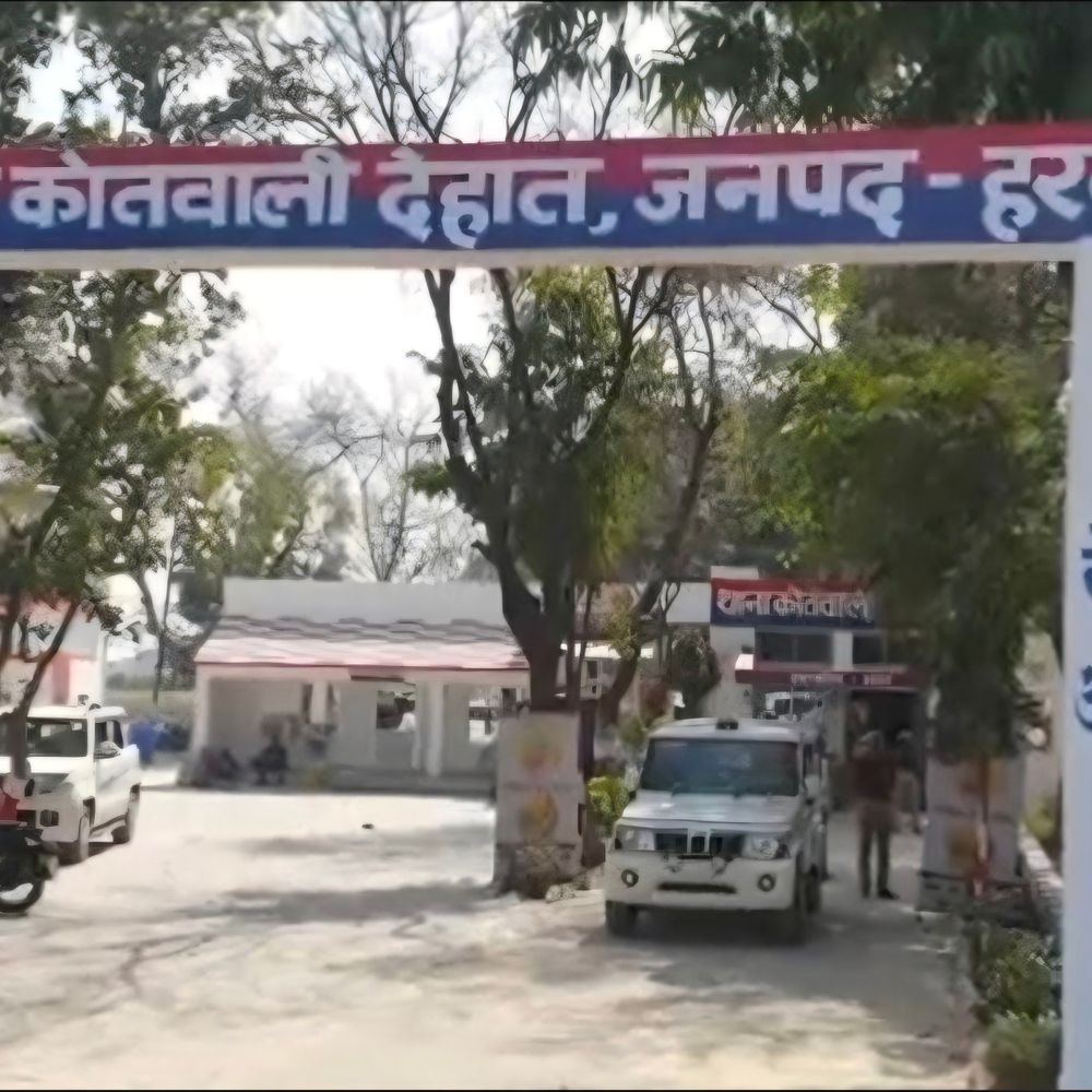 खेत विवाद में गर्भवती की पिटाई, बच्चे की मौत:हरदोई में दबंगों ने घर में घुसकर सास-बहू पर किया हमला