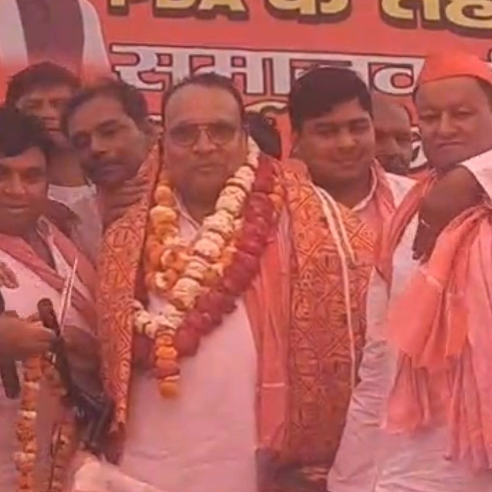 हाथरस में सपा का कार्यकर्ता सम्मेलन:पूर्व विधायक बोले- सादाबाद और सदर से प्रत्याशी घोषित, सिकंद्राराऊ बाकी