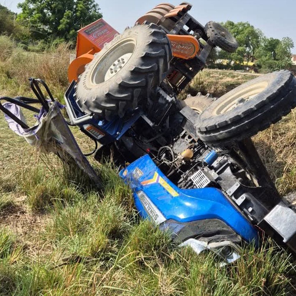 अयोध्या में ट्रैक्टर पलटने से 26 वर्षीय युवक की मौत:खण्डासा थाना क्षेत्र के कंदई कला गांव में हादसा