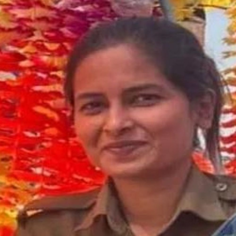 रायपुर में महिला आरक्षक ने लगाई फांसी:सरकारी आवास में रहती थी अकेले, पड़ोसियों ने घर में झांका तो शव लटका मिला