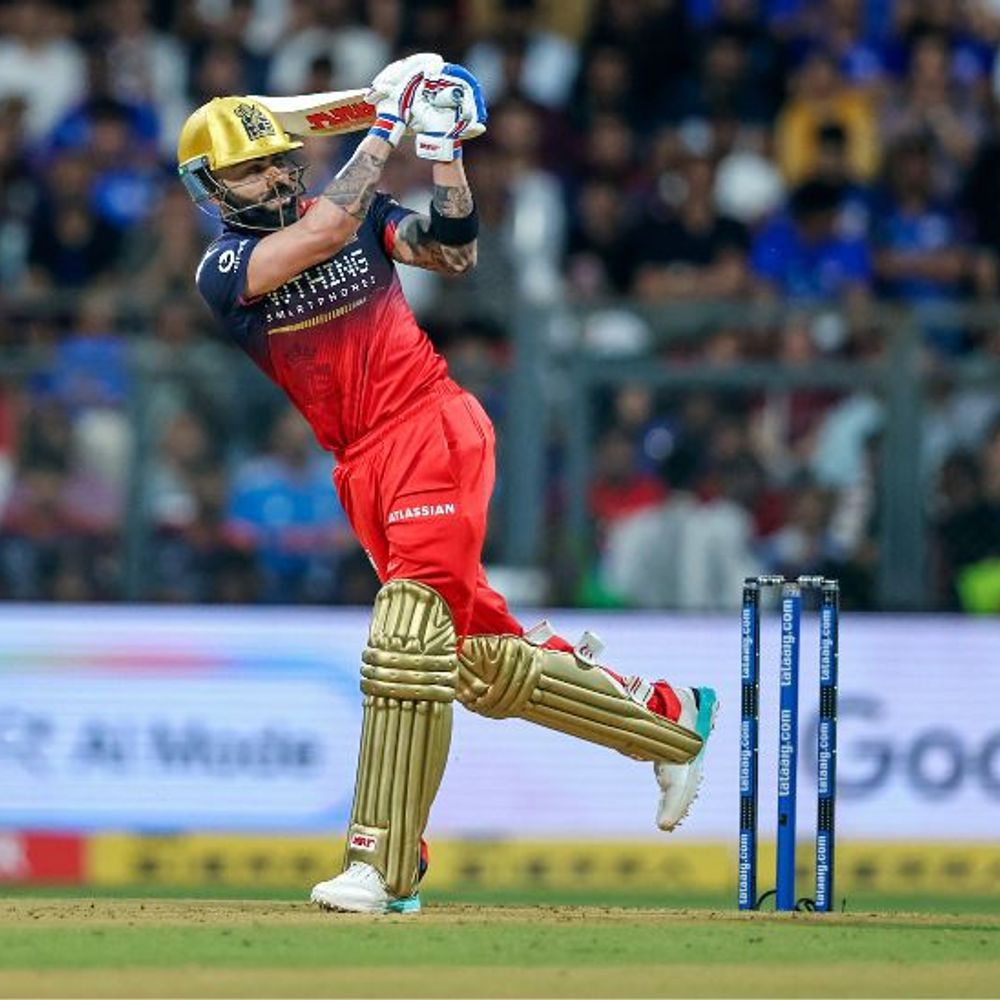 IPL- विराट कोहली ने 37 बॉल पर फिफ्टी:पाटीदार 14 बॉल पर 47 रन बनाकर खेल रहे; मुंबई के खिलाफ बेंगलुरु का स्कोर 185/1