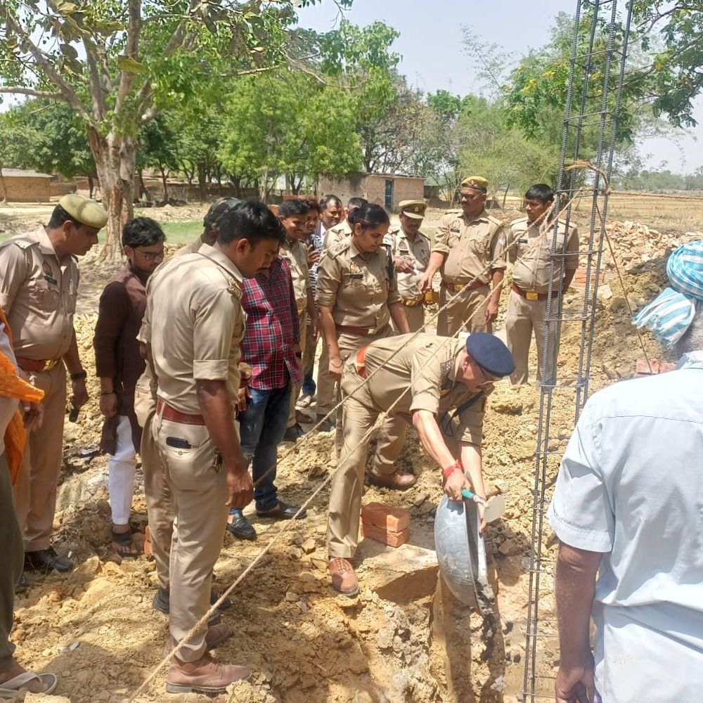 आजमगढ़ में बम्हौर पुलिस चौकी का शुरू हुआ निर्माण:संवेदनशील इलाकों में होती है गिनती, यही बनी पिस्टल से हुई थी गुलशन कुमार की हत्या
