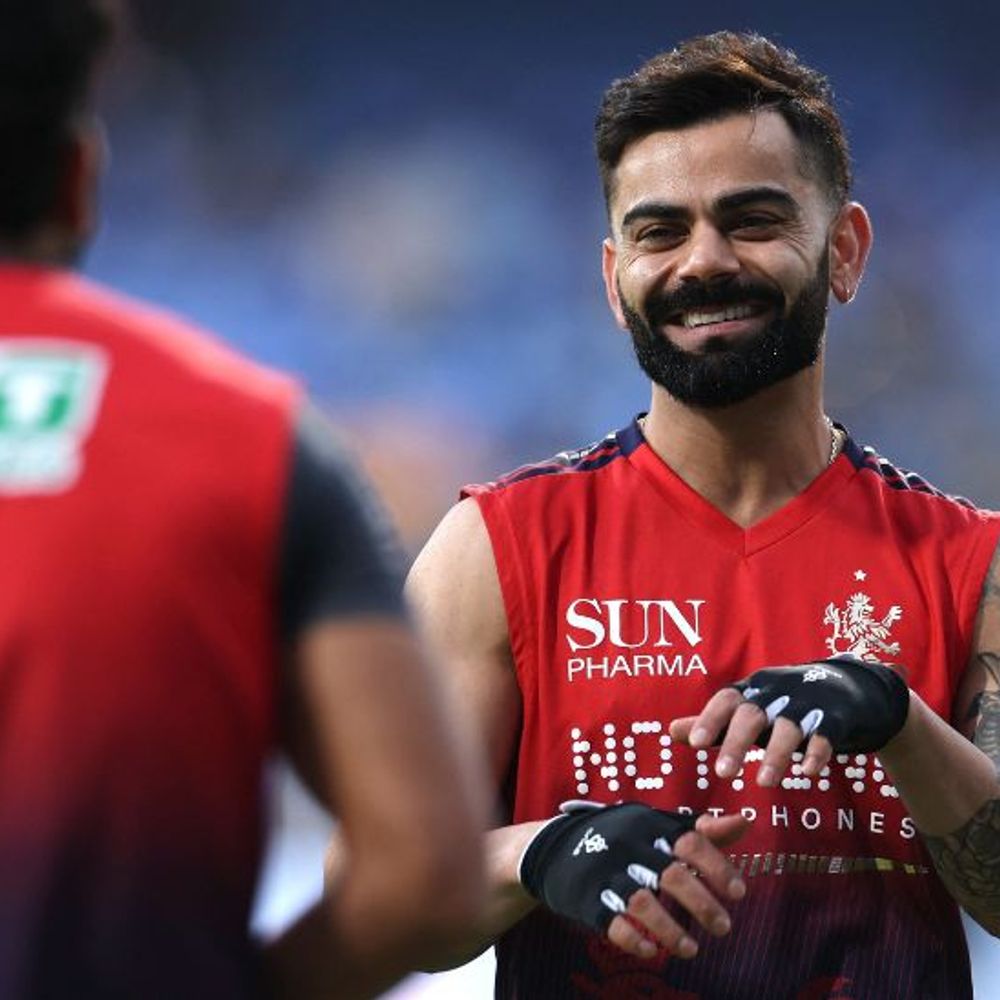 IPL- मुंबई vs बेंगलुरु:MI ने टॉस जीतकर बॉलिंग चुनी; चाहर और गजनफर बाहर, सैंटनर-मारकंडे को मौका