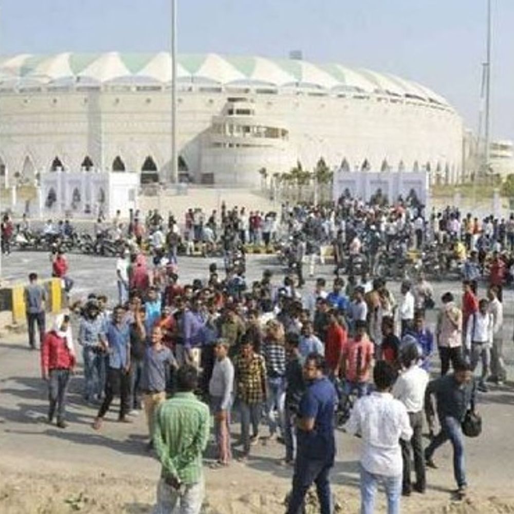 लखनऊ में IPL मैच के चलते बदला रहेगा ट्रैफिक:शहीद पथ पर बसों और भारी वाहनों पर रोक, स्टेडियम के पास पार्किंग तय