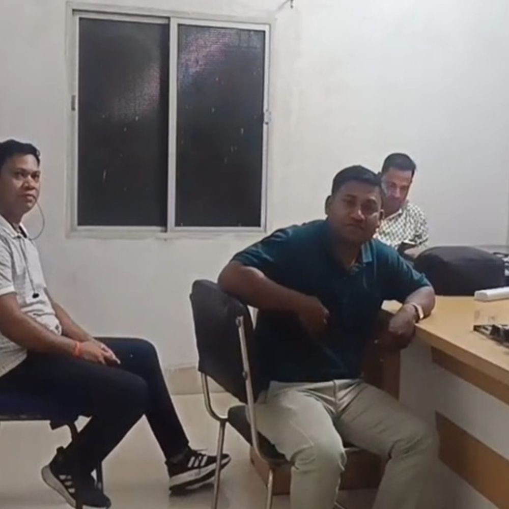 एक लाख रुपये रिश्वत लेते कृषि विस्तार अधिकारी गिरफ्तार:  सरगुजा ACB की कार्रवाई, बीज कंपनी के एरिया सेल्स मैनेजर से मांगा था 3 लाख – Ambikapur (Surguja) News